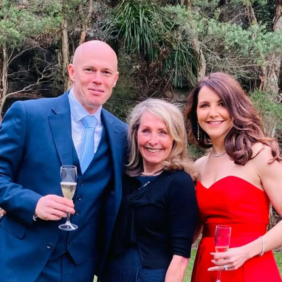 Amanda & Dan's Wedding in Birchgrove
