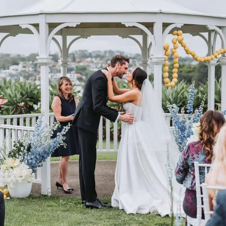 ~ Madeline & Marc's beutiful Breakfast Point Wedding