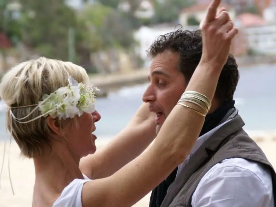 elopement_on_shelly_beach_9.webp