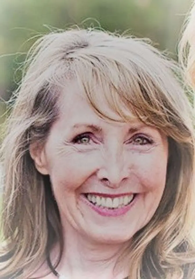 janet_bells_profile_picassa_2.webp