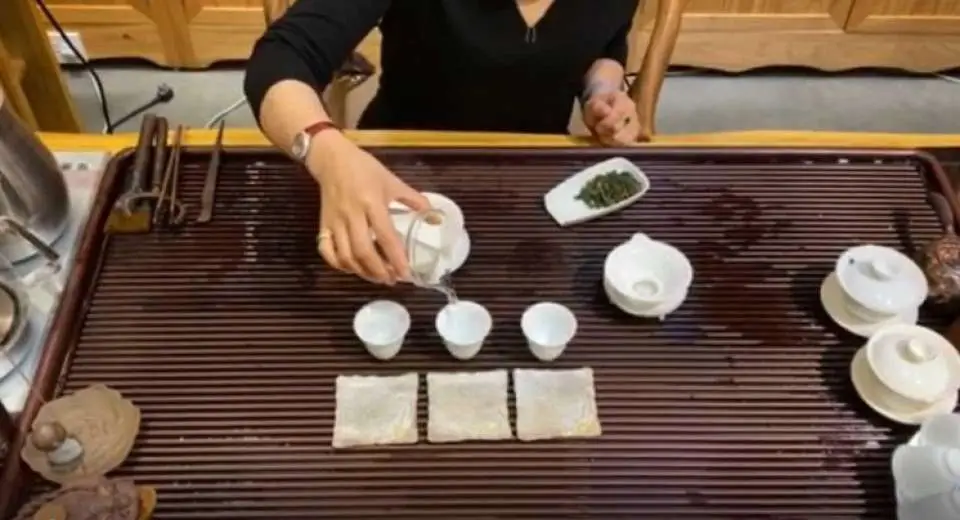 step_6_-_rinse_tea_cups.webp