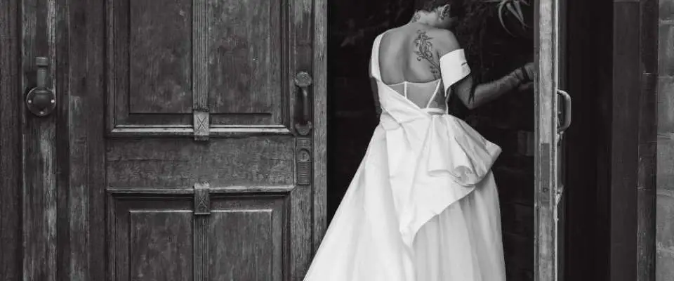 Backless Wedding Dresses: Elegant Bridal Style Ideas