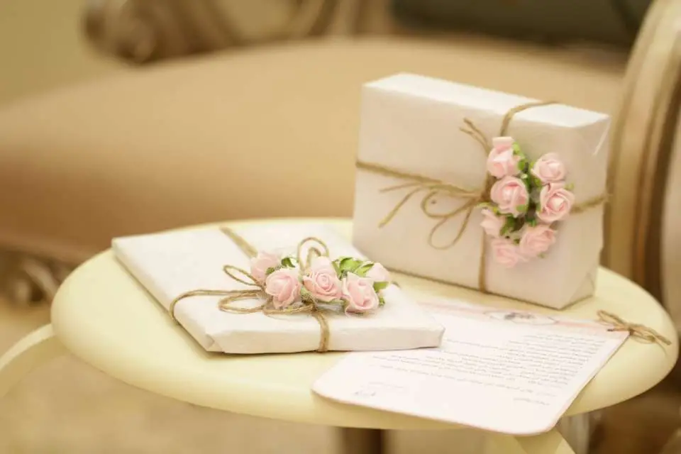 wedding_gifts.webp