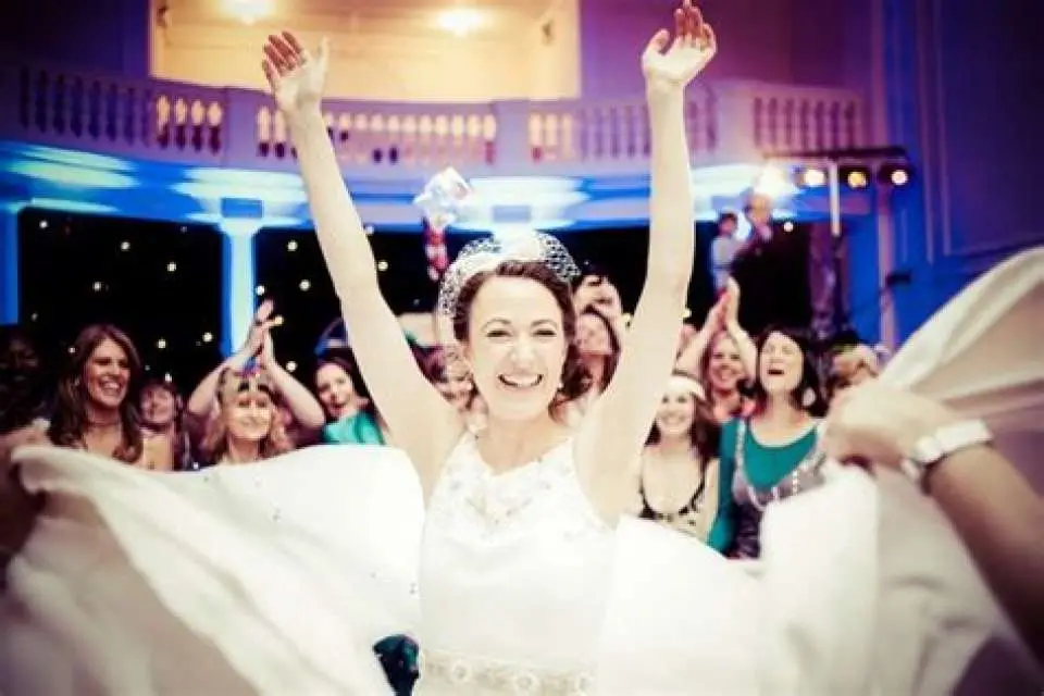 weddingdance1_1.webp