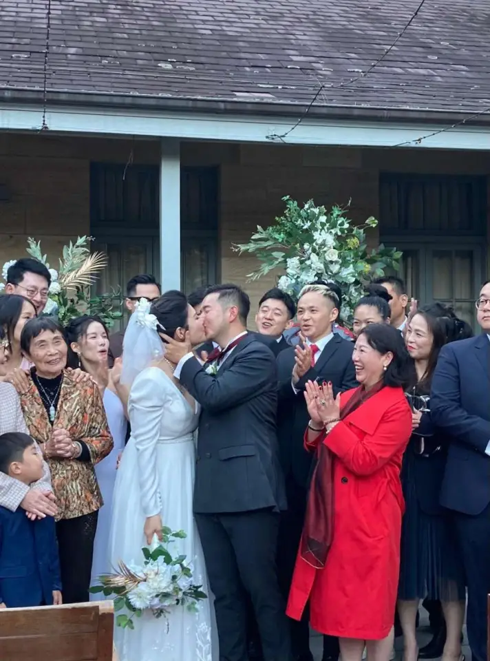zushun_the_kiss_1.webp